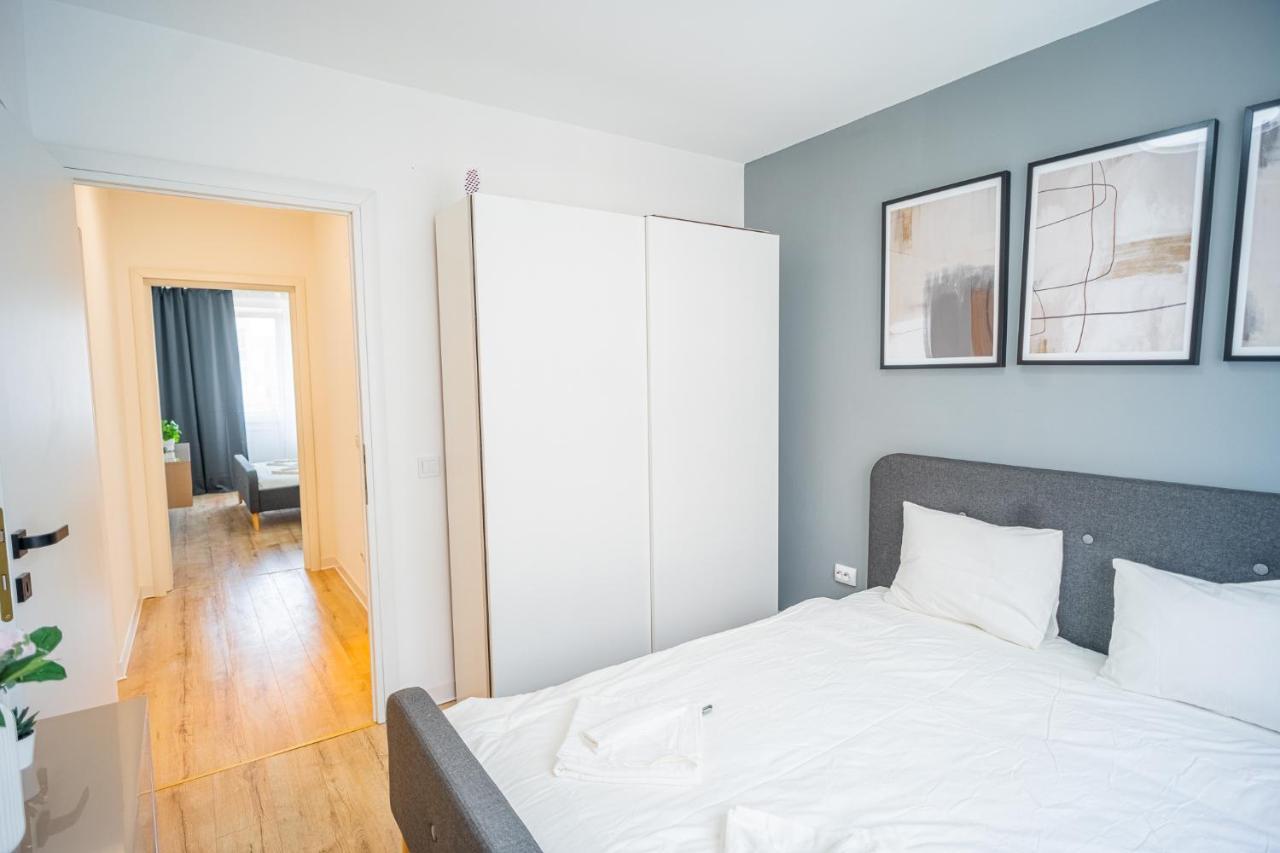 Refreshingly Chic: Newly Renovated 2Br Apartment Bukarest Exterior foto