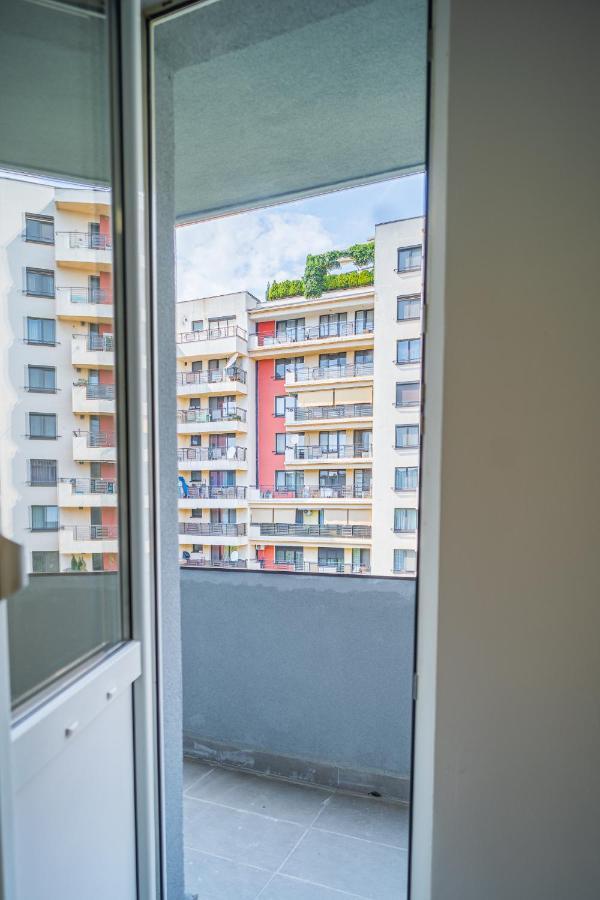 Refreshingly Chic: Newly Renovated 2Br Apartment Bukarest Exterior foto
