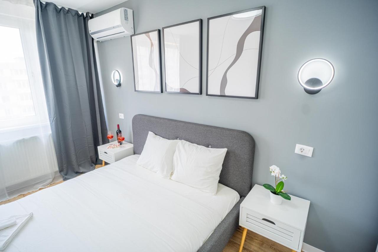 Refreshingly Chic: Newly Renovated 2Br Apartment Bukarest Exterior foto