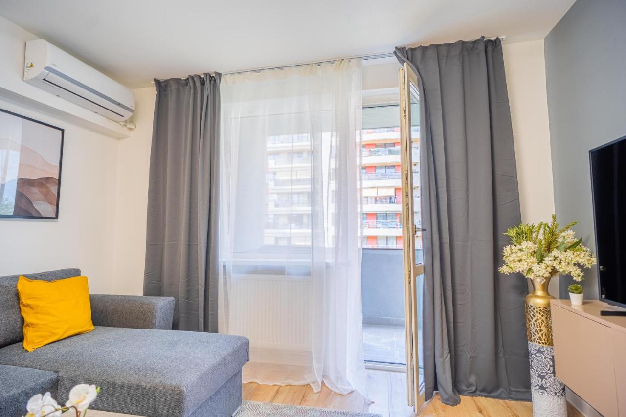 Refreshingly Chic: Newly Renovated 2Br Apartment Bukarest Exterior foto